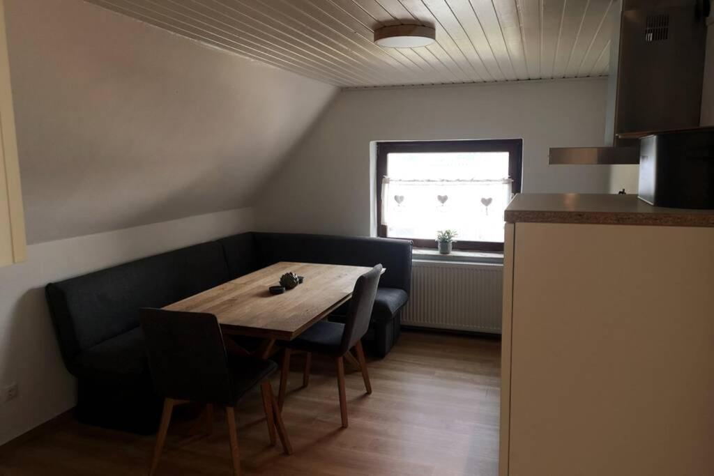 Ruhig Gelegene, Top Moderne Ferienwohnung - Hot Tub Und Sauna Gegen Aufpreis Neuhaus an Der Eger ภายนอก รูปภาพ