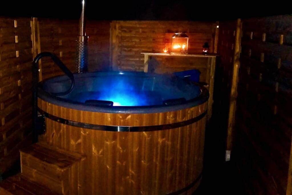 Ruhig Gelegene, Top Moderne Ferienwohnung - Hot Tub Und Sauna Gegen Aufpreis Neuhaus an Der Eger ภายนอก รูปภาพ
