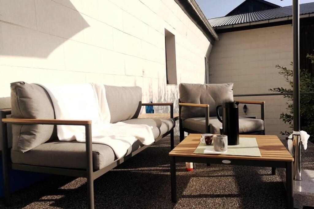 Ruhig Gelegene, Top Moderne Ferienwohnung - Hot Tub Und Sauna Gegen Aufpreis Neuhaus an Der Eger ภายนอก รูปภาพ