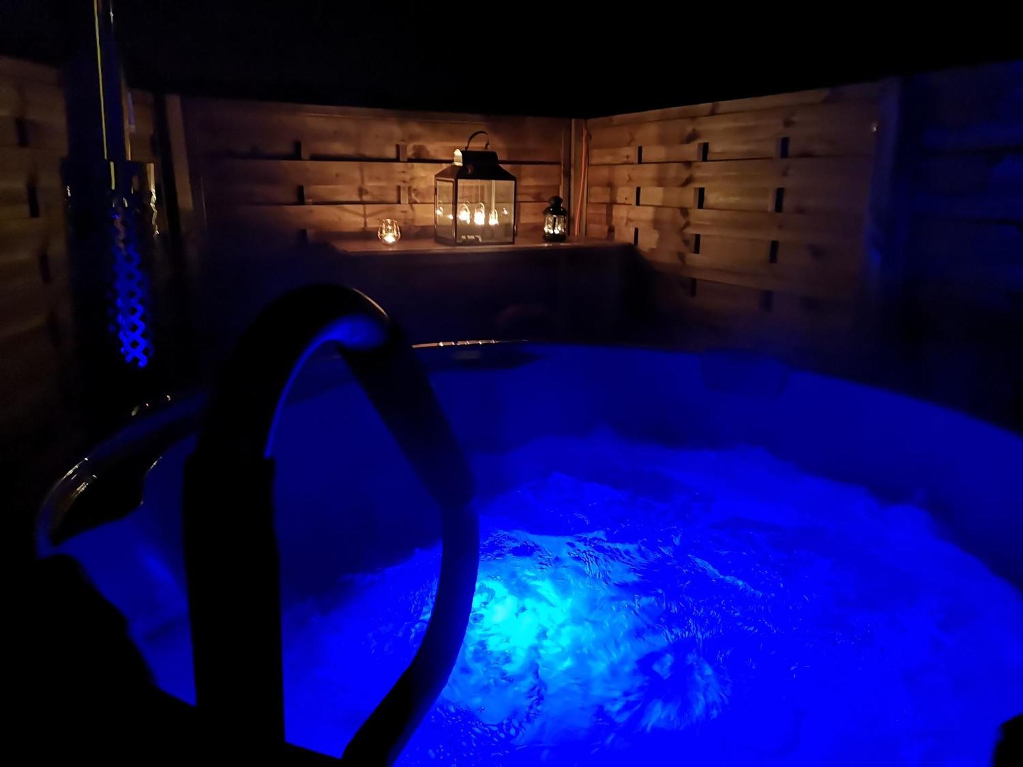 Ruhig Gelegene, Top Moderne Ferienwohnung - Hot Tub Und Sauna Gegen Aufpreis Neuhaus an Der Eger ภายนอก รูปภาพ